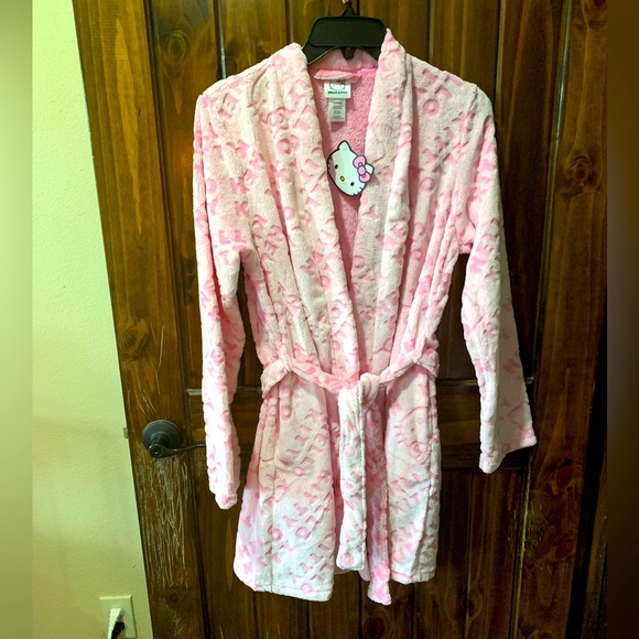 Hello Kitty | Intimates & Sleepwear | Nwt Hello Kitty Robe | Poshmark